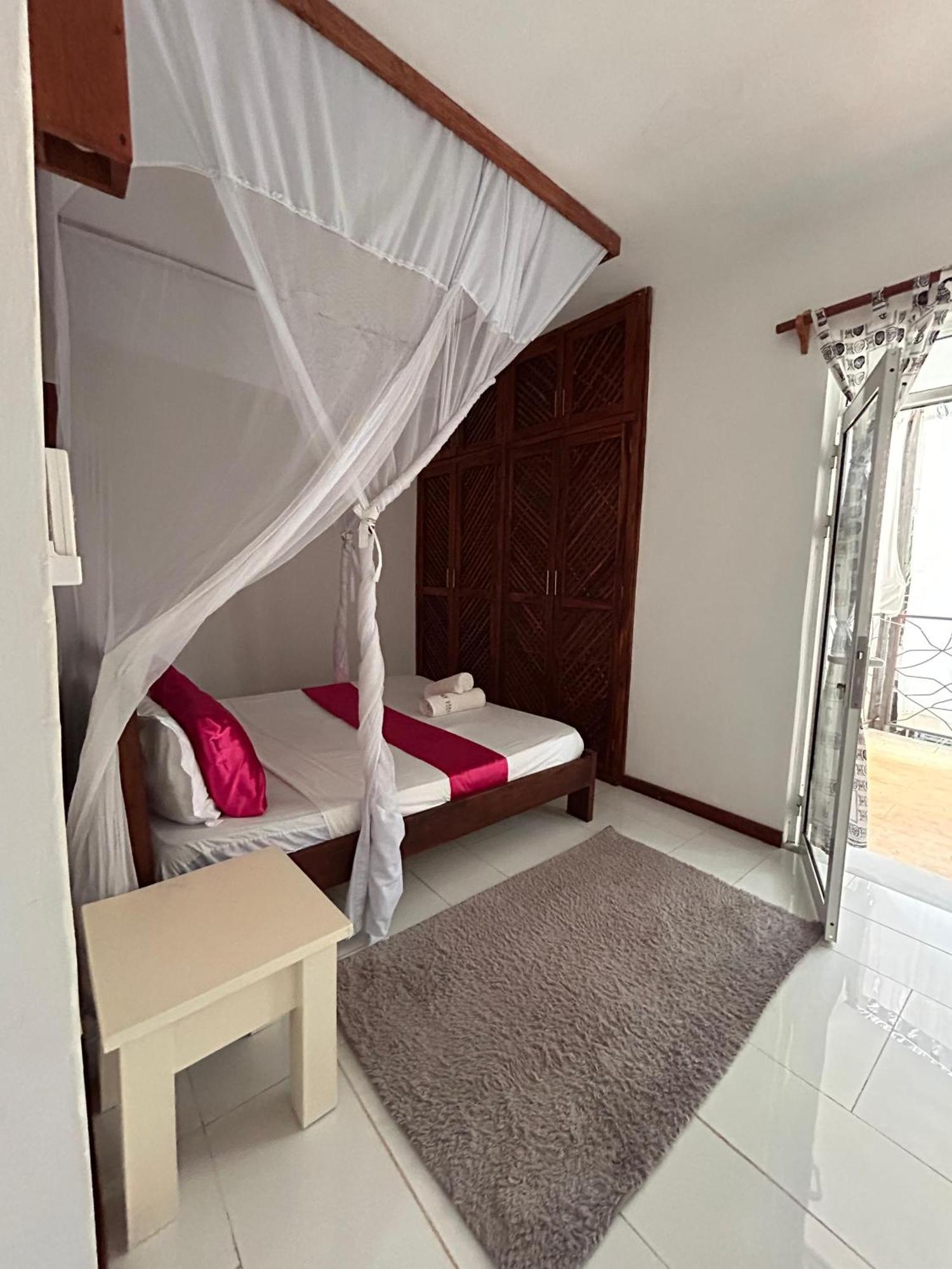 Aqua Resort Диани Бийч Екстериор снимка